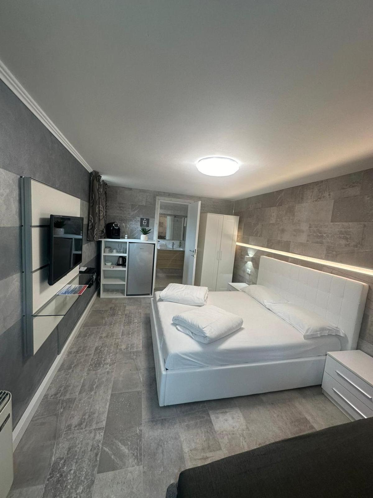 Residence Delle Rose Tremosine Bagian luar foto